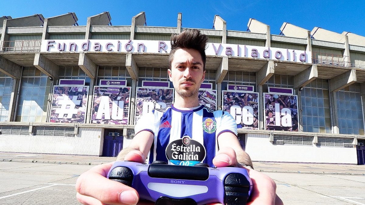 VALLADOLID. 11/03/20. . ESPUELA con Ignacio Atienza, representante del Real Valladolid en la eLaLiga Santander de FIFA’20.