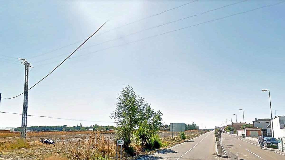 Solar donde se ubicará el nuevo Lupa de Aldeamayor, en la confluencia entre la Avenida Pino Carranza y la calle Calvario.-GGL SW