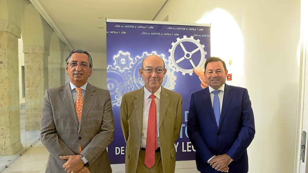 Margarida, Roberto Gutiérrez (Titulares Mercantiles) y Cabrejas (Censores).-EL MUNDO
