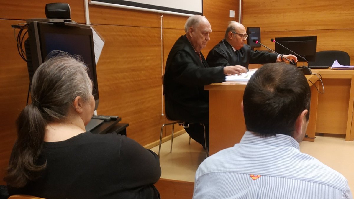 Suspendido el juicio por la muerte del perro 'Cooper' al estar la pareja acusada en busca y captura - EUROPA PRESS.