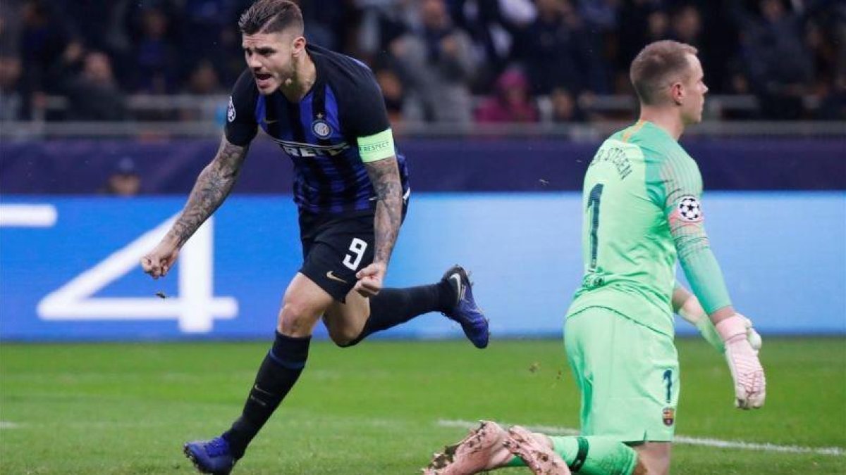 Icardi celebra el gol que marcó al Barça en San Siro, en noviembre del 2018.-EL PERIÓDICO