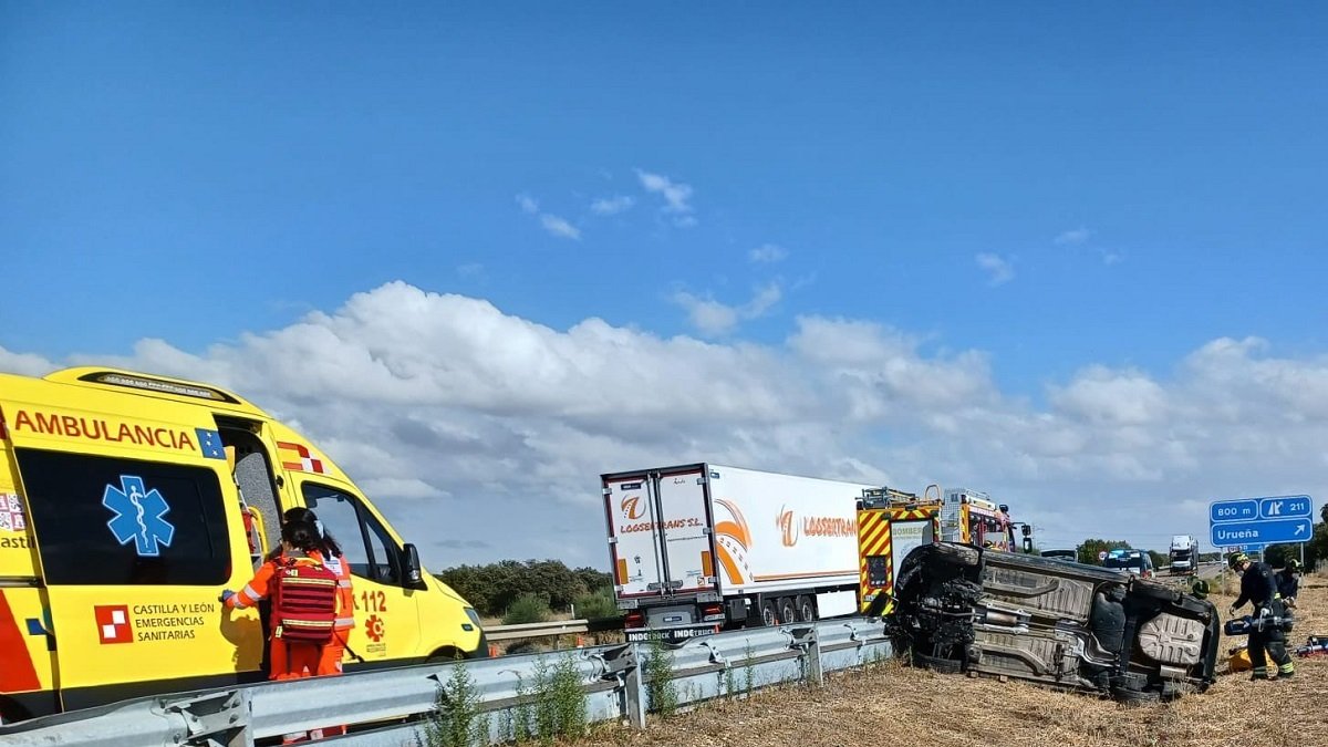 Accidente con una fallecida en la A-6 en Villardefrades (Valladolid) en septiembre.- ICAL