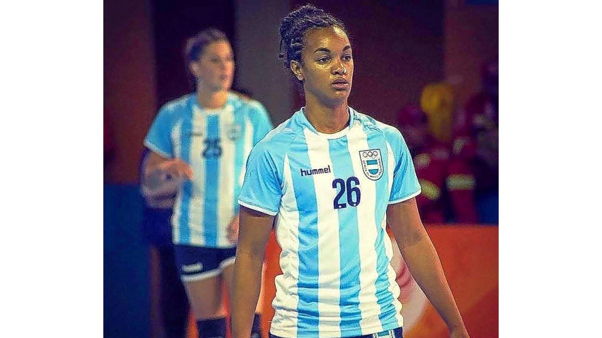 La primera línea internacional argentina  Joana Bolling.-EM