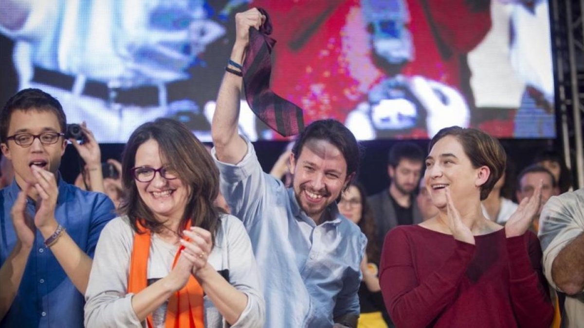 Errejón, Oltra, Iglesias y Colau en el mitin de cierre de campaña del 20-D, en Valencia.-MIGUEL LORENZO