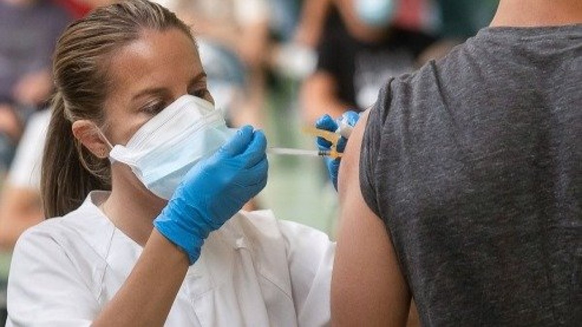 Vacunación contra el coronavirus en Castilla y León.- ICAL