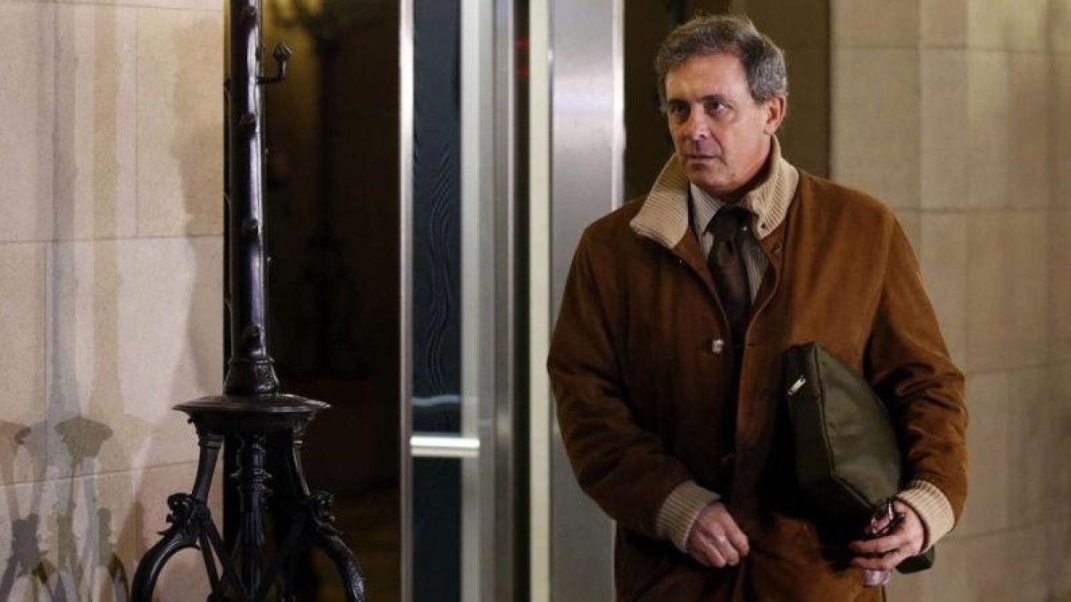 Jordi Pujol Ferrusola, a su llegada al Parlament de Catalunya, en febrero del 2015, para comparecer en la comisión de investigación.-ANDREU DALMAU