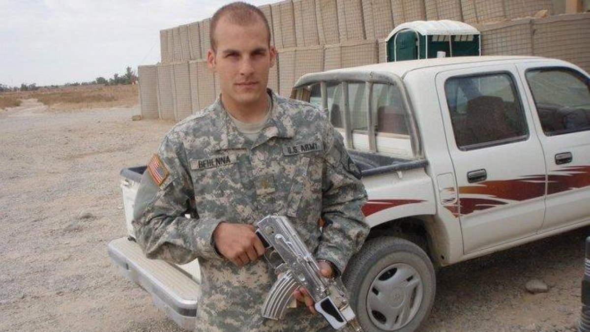 En 2009, una corte marcial condenó a Behenna a 25 años de prisión por los cargos de asesinato no premeditado y de violar el código militar.-FACEBOOK