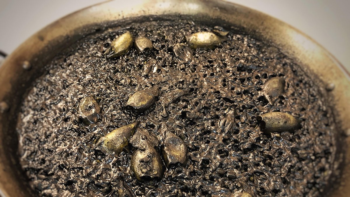 ARROZ NEGRO CON CHIPIS / EM