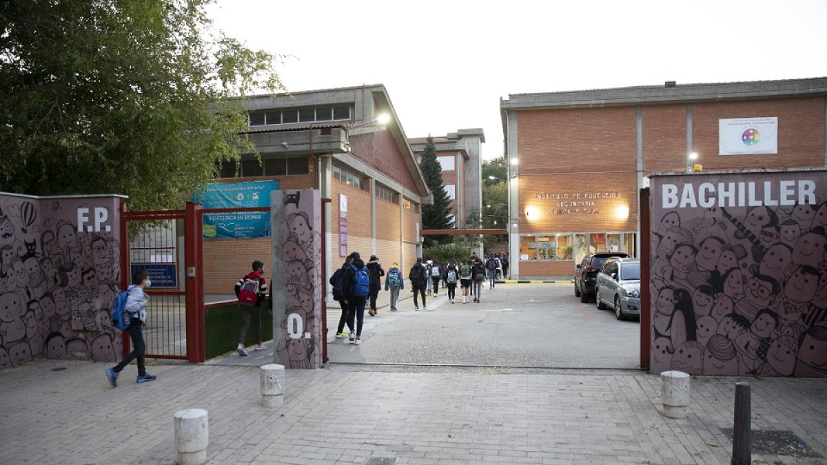 Entrada al colegio IES Ramon y Cajal. SERGIO GONZÁLEZ VALERO