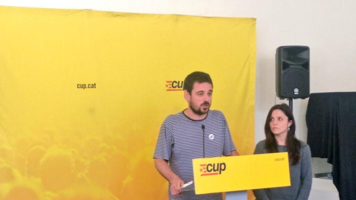 Lluc Salellas y María Sirvent, de la CUP, anuncian la abstención-CUP PAÏSOS CATALANS TWITTER
