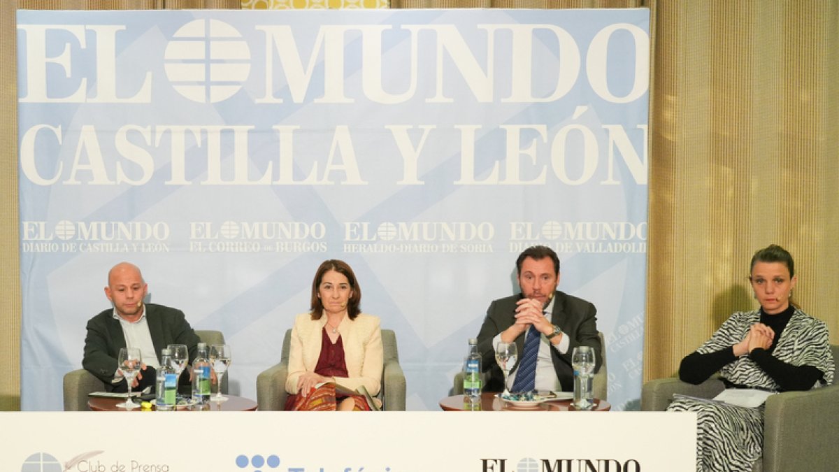 Club de Prensa: Ciudades digitales, ciudades sostenibles. / J. M. LOSTAU