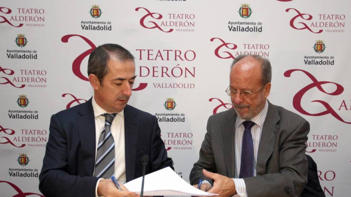 El alcalde de Valladolid, Francisco Javier León de la Riva, y el director territorial de La Caixa en Castilla y León y Asturias, José Manuel Bilbao-Ical