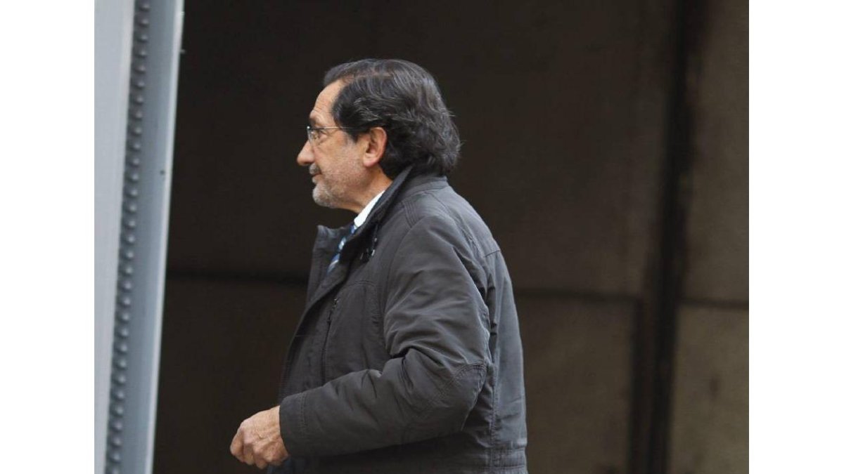 El ex consejero de cajamadrid Moral Santin entra en la Audiencia Nacional-El Mundo
