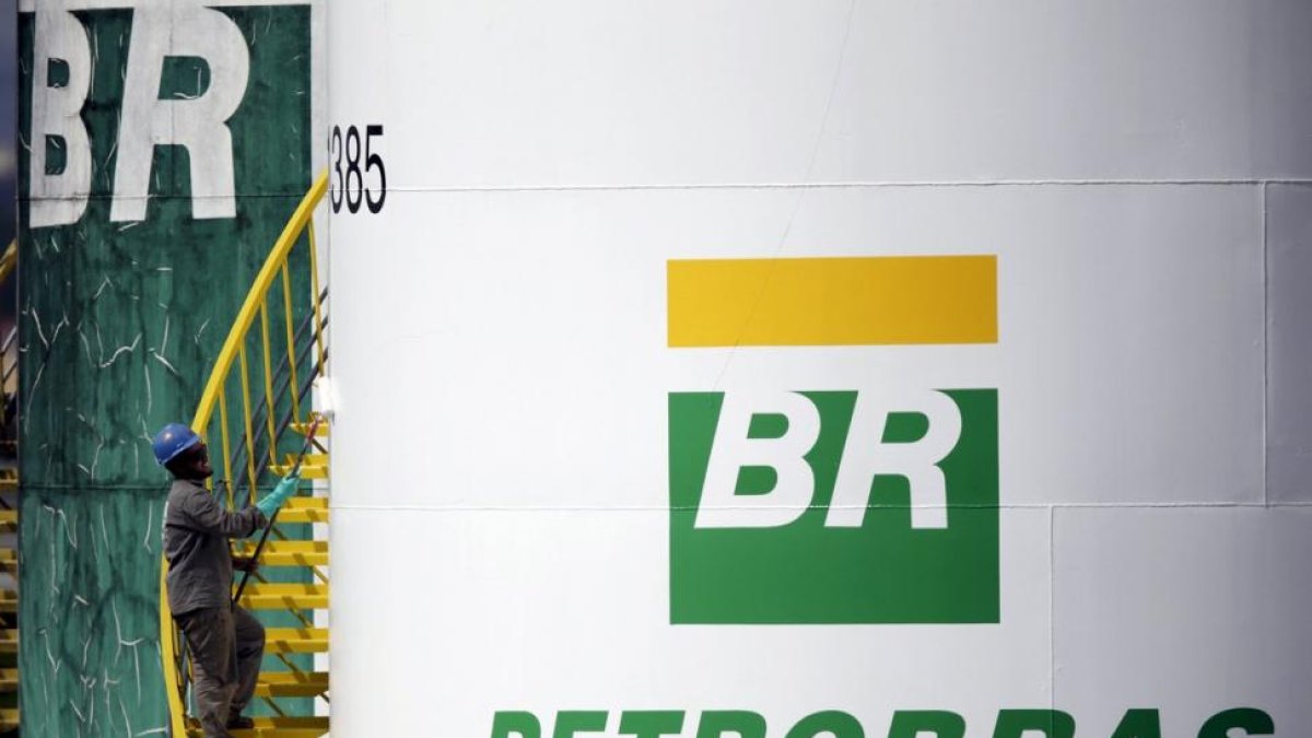 Una de las refinerías de 'Petrobras' la petrolera estatal de Brasil-UESLEI MARCELINO / REUTERS