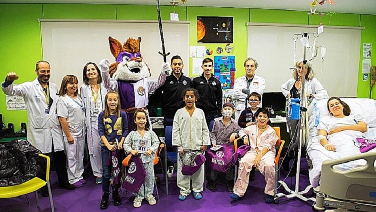 El 'nuevo' Pepe Zorrillo, de visita al hospital.-REALVALLADOLID.ES