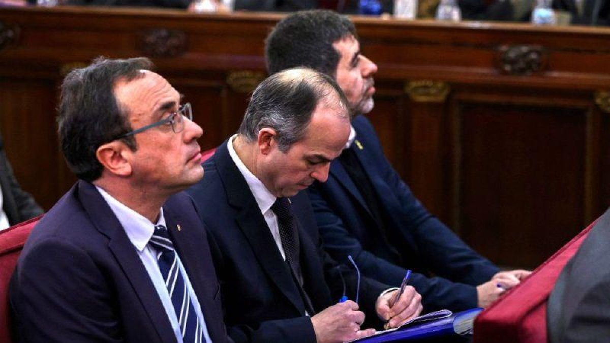 Rull, Turull y Sànchez, en el juicio en el Tribunal Supremo.-EFE