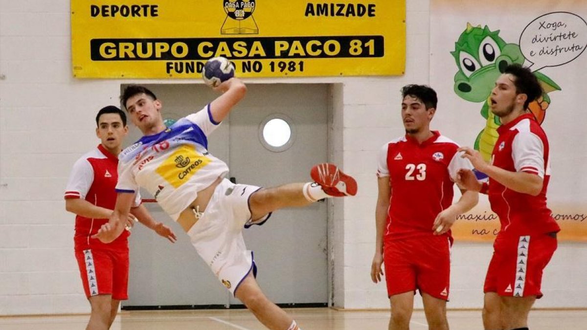 Uno de los hermano Martínez, el zurdo Miguel, con la selección española junior.-E. M.