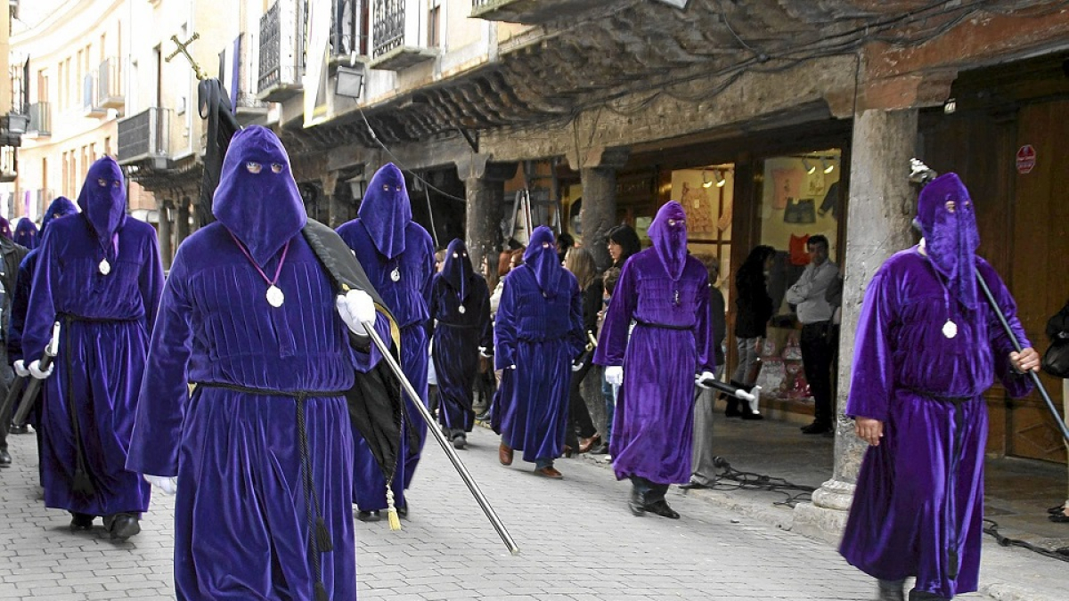 Desfile de gremios en Medina de Rioseco. - e