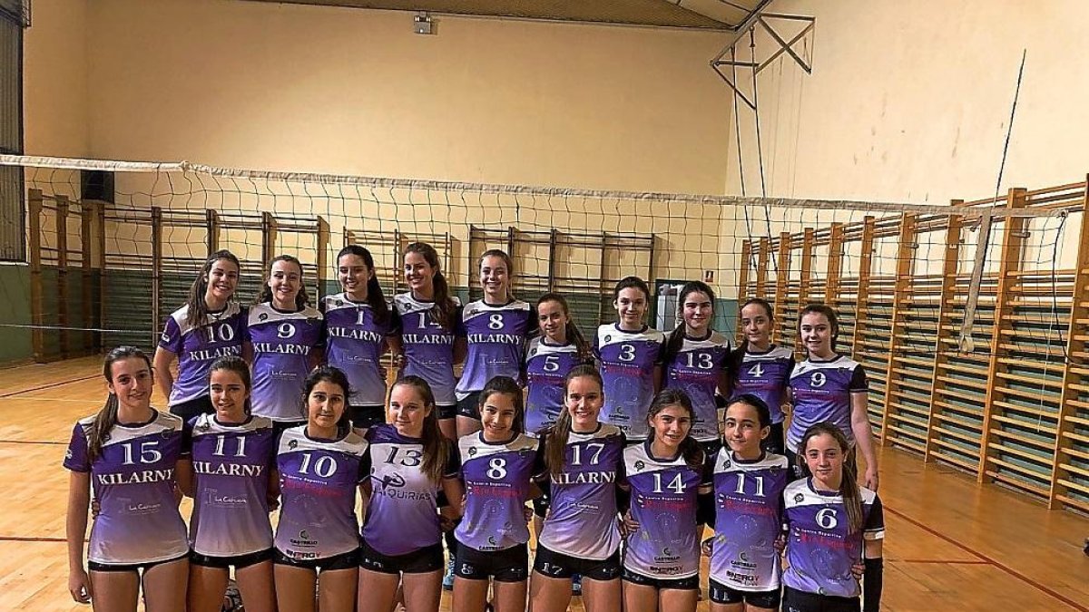 Jugadoras de los equipos cadete e infantil del UVa San José.-E.M.
