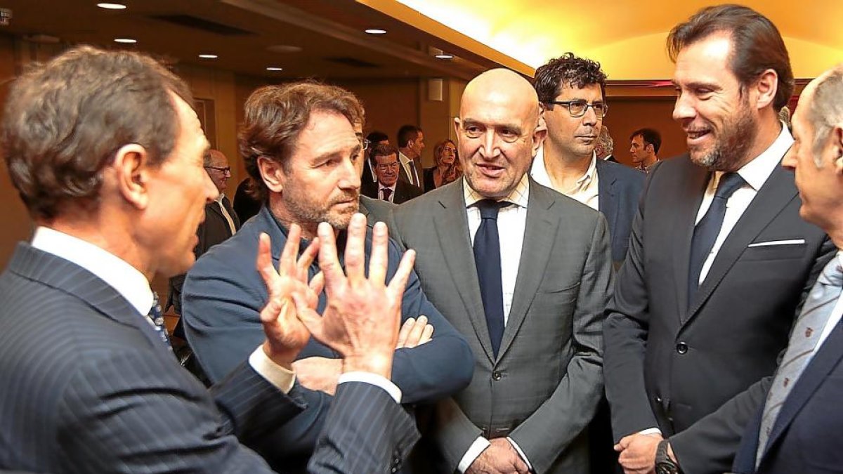 Butragueño, Juan Carlos, Carnero, Bustos, Puente y Minguela, durante la presentación en Madrid de la Gala Nacional del Deporte.-ICAL