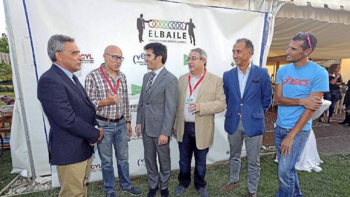 Ricardo Leiva, Nacho Coque, Alfonso Lahuerta, Gerardo García, Félix Sanz y Pablo Villalobos dialogan en ‘El Baile’.-M. Álvarez