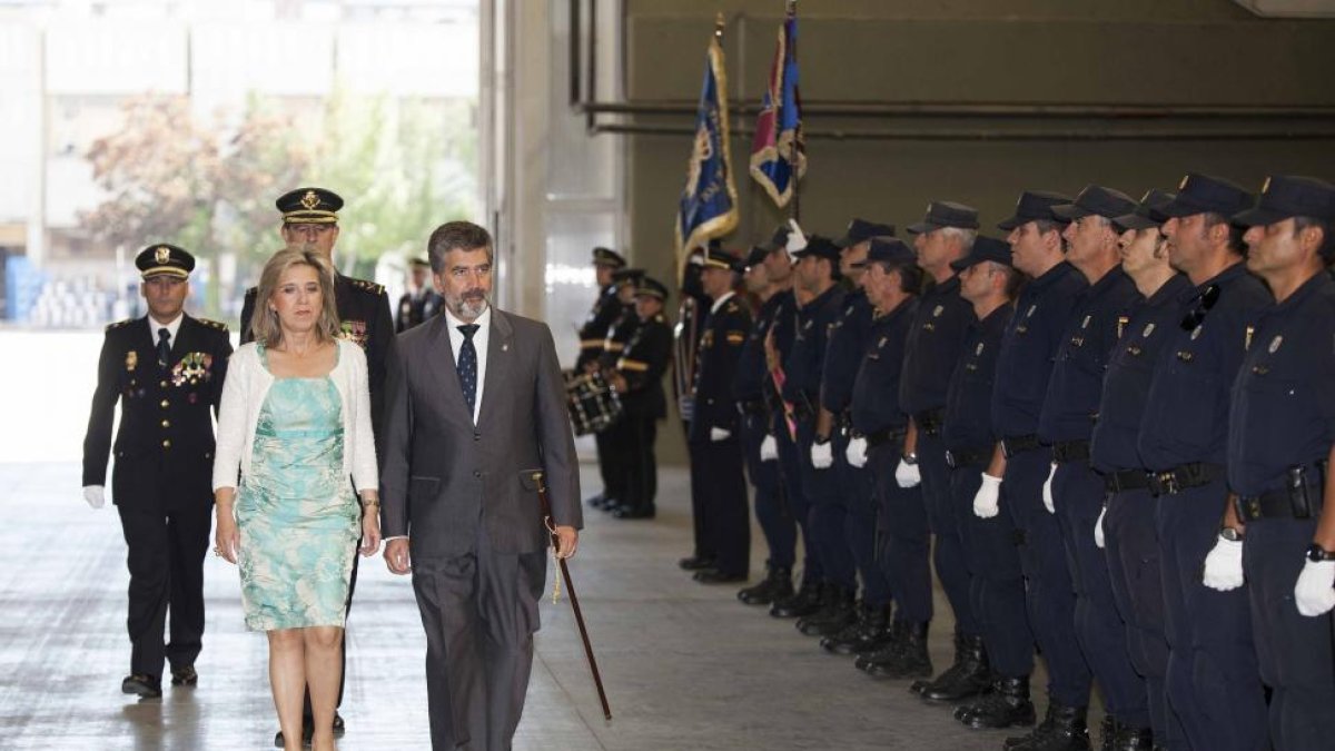 La delegada de Gobierno, María José Salgueiro, preside el acto regional conmemorativo del Día de la Policía Nacional en la festividad de los Santos Ángeles Custodios junto al director de la Policía Nacional, Ignacio Cosidó-Miriam Chacón / ICAL