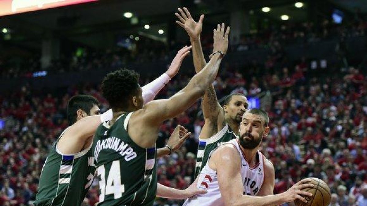 Los Raptors empataron la serie 2-2.-THE CANADIAN PRESS