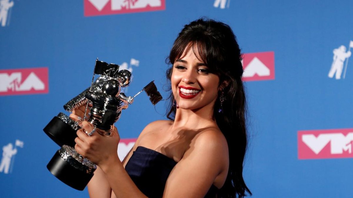 Camila Cabello en los 2018 MTV Video Music Awards.-CARLO ALLEGRI