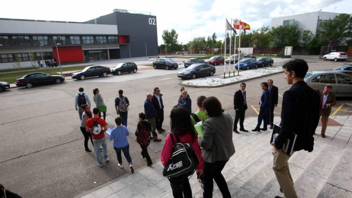 Alumnos en la Universidad Europea Miguel de Cervantes (UEMC). E.M.