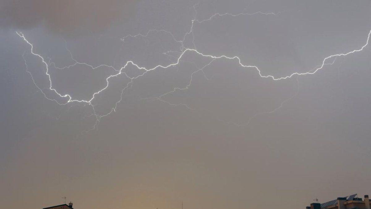 Tormenta en León.-ICAL