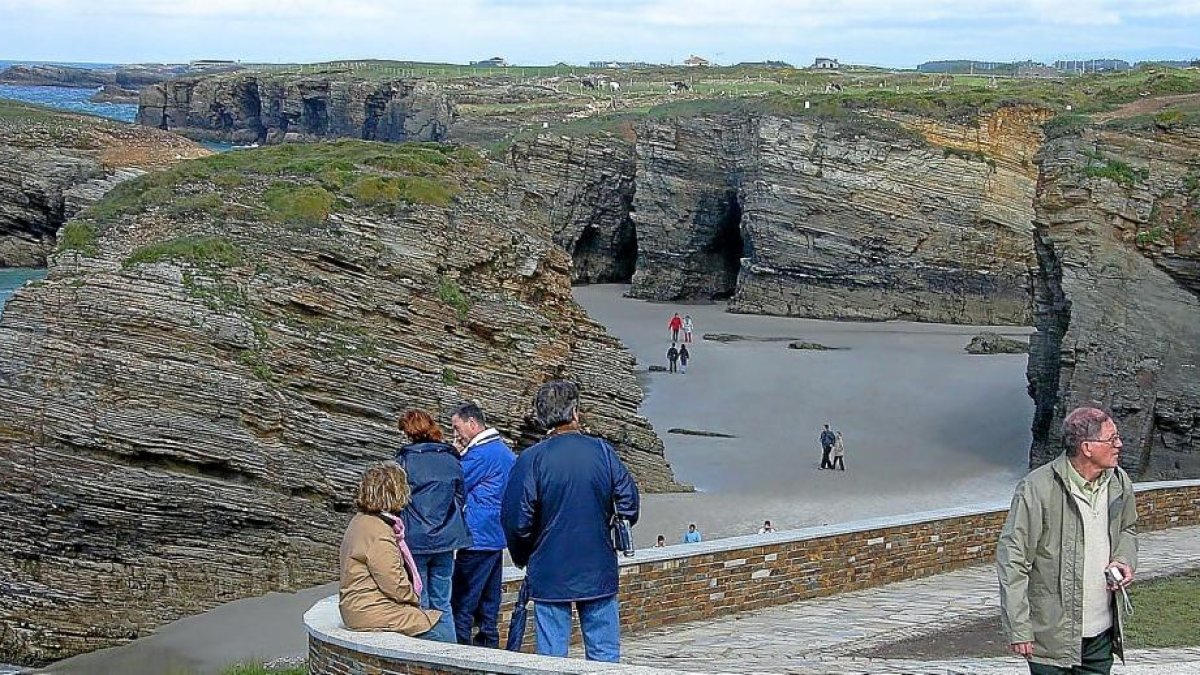 Imagen de archivo de la playa de Las Catedrales.-EUROPA PRESS