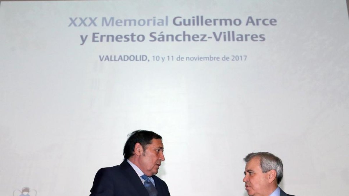 El consejero de Sanidad, Antonio María Sáez, participa en la inauguración del XXX Congreso de la Sociedad de Pediatría-RUBÉN CACHO / ICAL