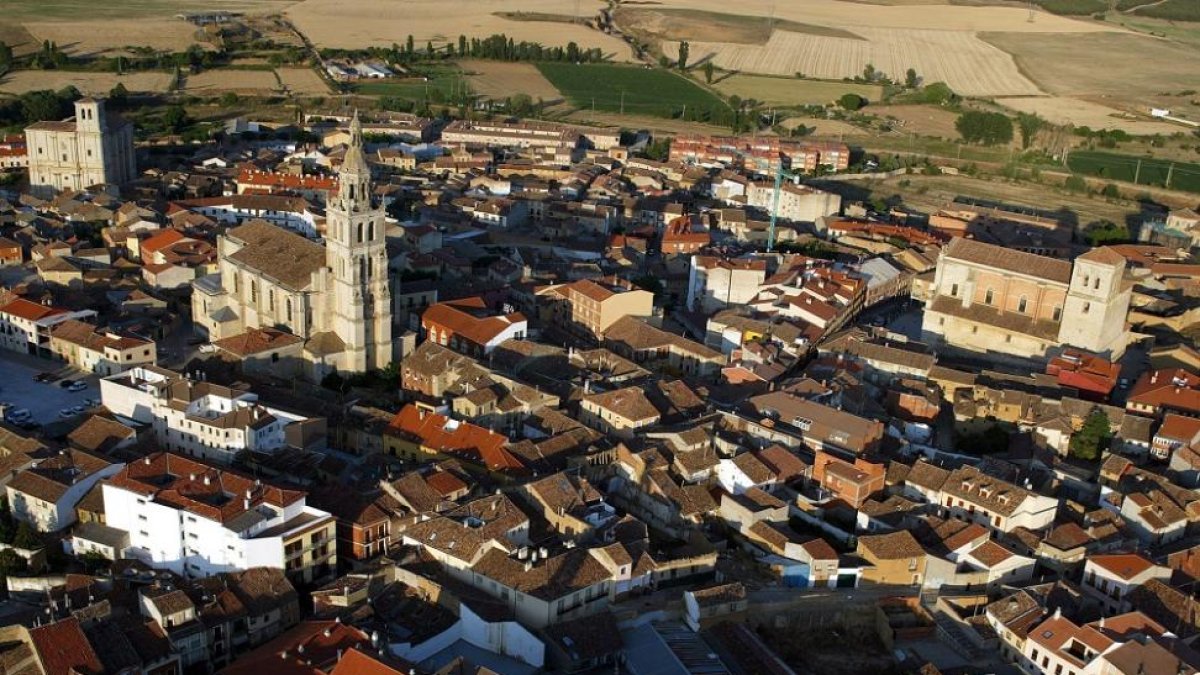 Vista panorámica de Medina de Rioseco.-ICAL