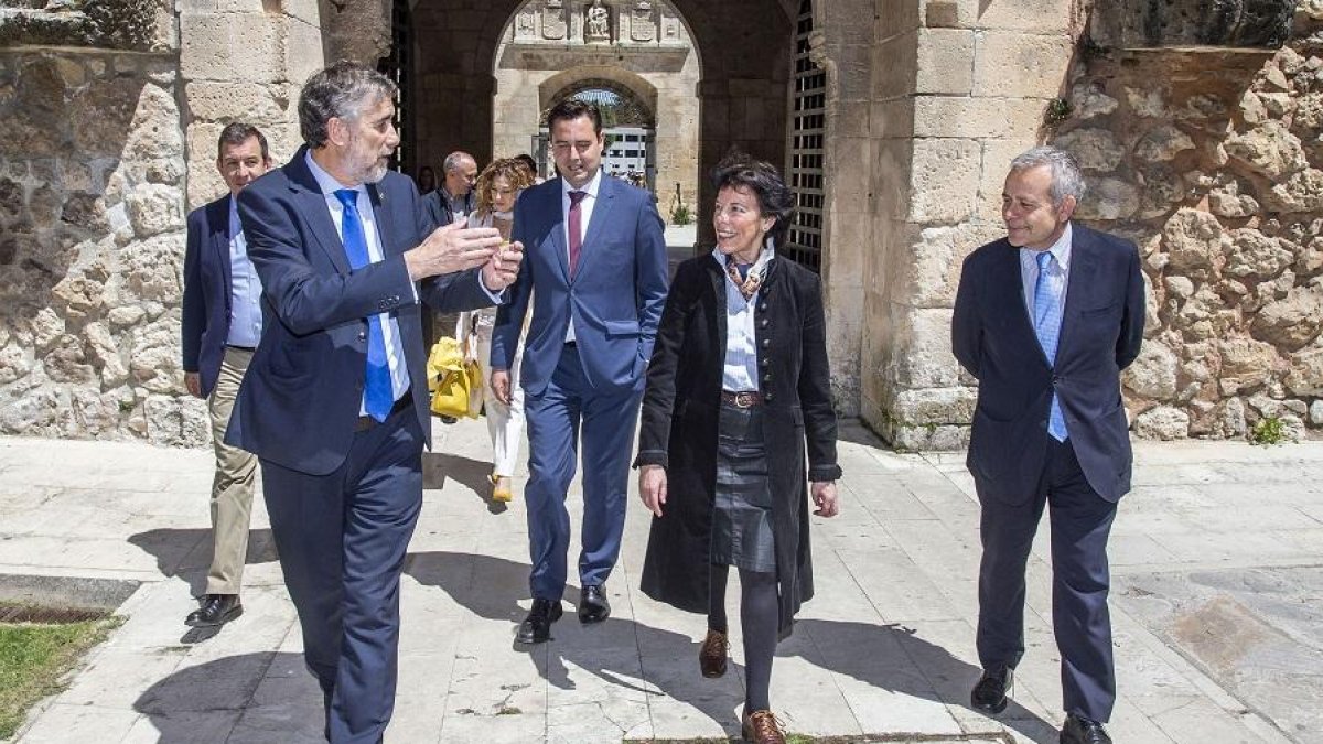 La ministra de Educación, Isabel Celaá, ayer en la Universidad de Burgos.-SANTI OTERO