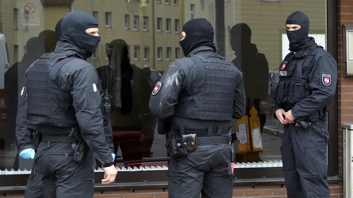 Agentes de la policía alemana, en una imagen de archivo.-EL PERIÓDICO