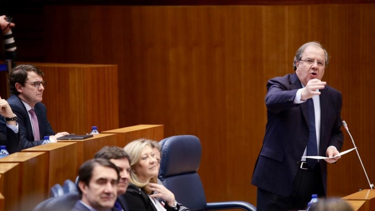 Intervención del presidente de la Junta, Juan Vicente Herrera, en el Pleno de ls Cortes-ICAL