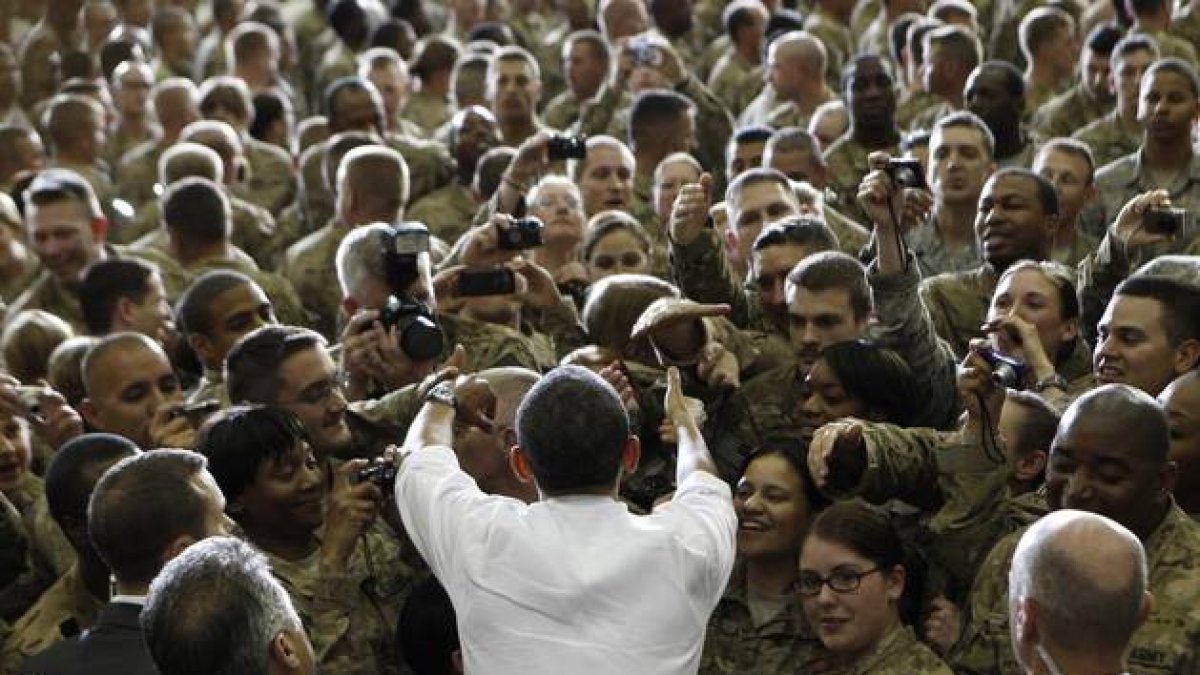El presidente de EEUU, Barack Obama, con las tropas norteamericanas que fueron destinadas a Afganistán en 2012.-Foto: REUTERS / KEVIN LAMARQUE