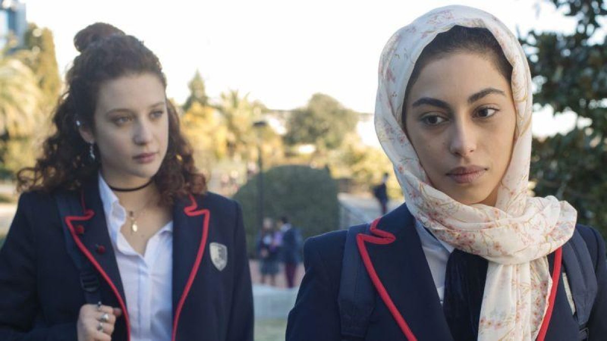 María Pedraza y Mina El Hammani.-EL PERIÓDICO