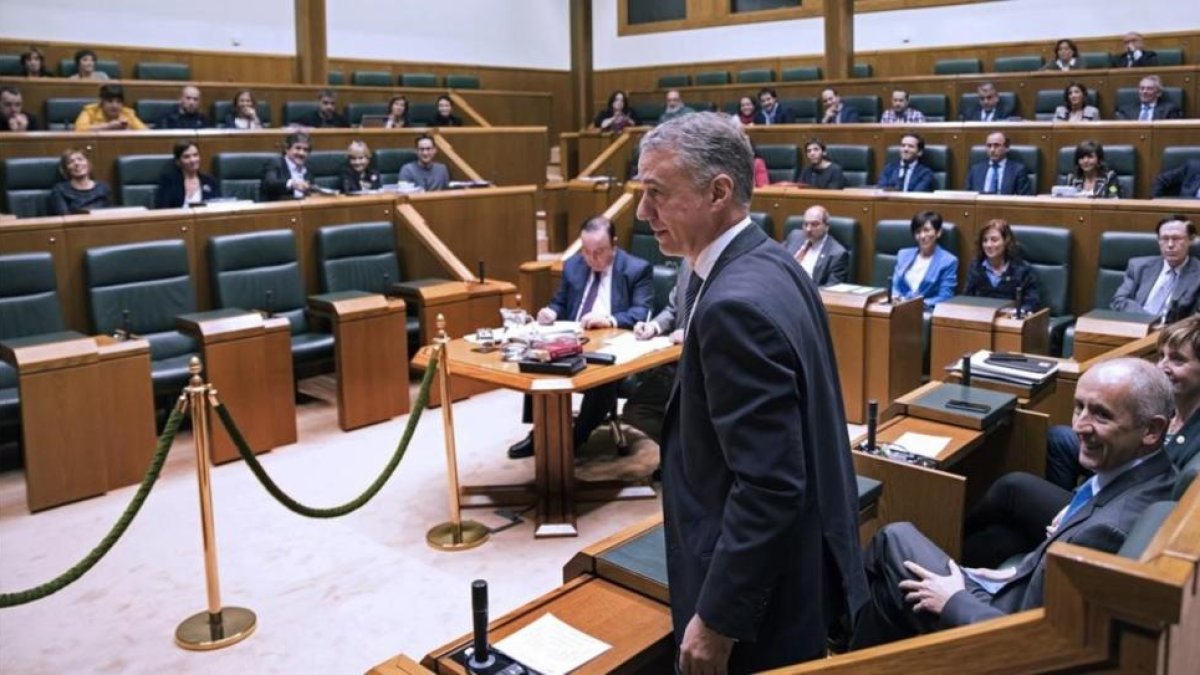 Iñigo Urkullu, durante el pleno de investidura en el Parlamento Vasco.-EFE / ADRIÁN RUIZ DE HIERRO