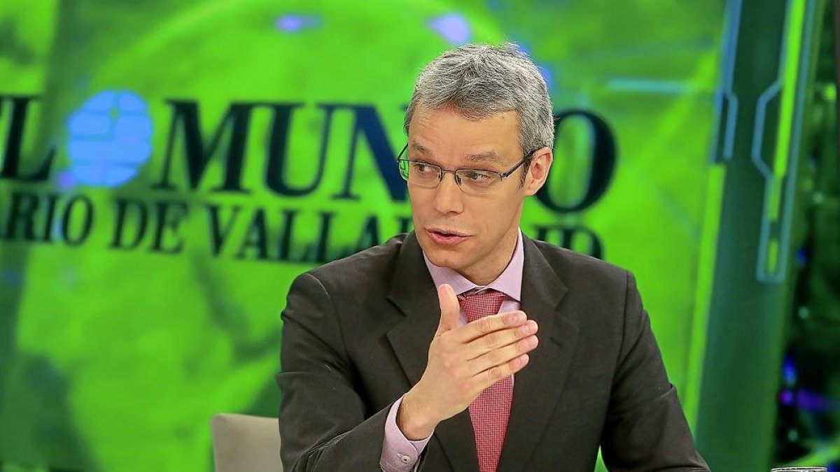 Bruno Arias durante ‘La Quinta Esquina’, programa emitido en La 8 Valladolid.-J. M. LOSTAU