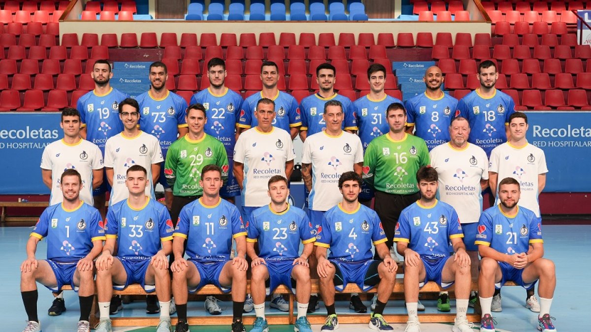 Foto oficial del recoletas Atlético Valladolid de Liga Asobal; Temporada 23-24. / J. M. LOSTAU