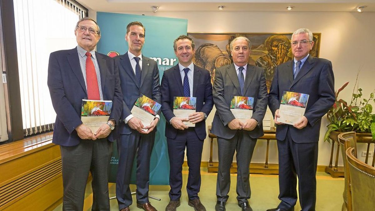 Jorge Jordana, Raúl Jesús Ortega, Eduardo Baamonde, Bartolomé Viudez y Manuel Gutiérrez, en la presentación.-PABLO REQUEJO