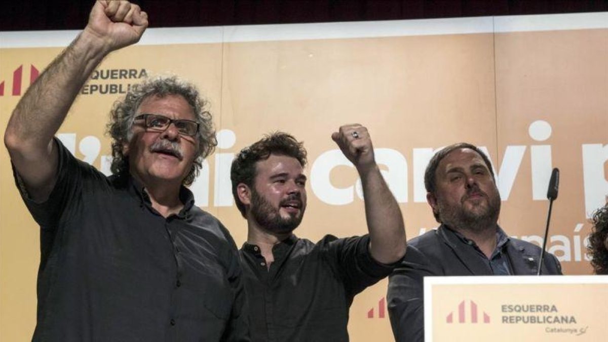 Joan Tardà, Gabriel Rufián y Oriol Junqueras.-CARLOS MONTAÑÉS