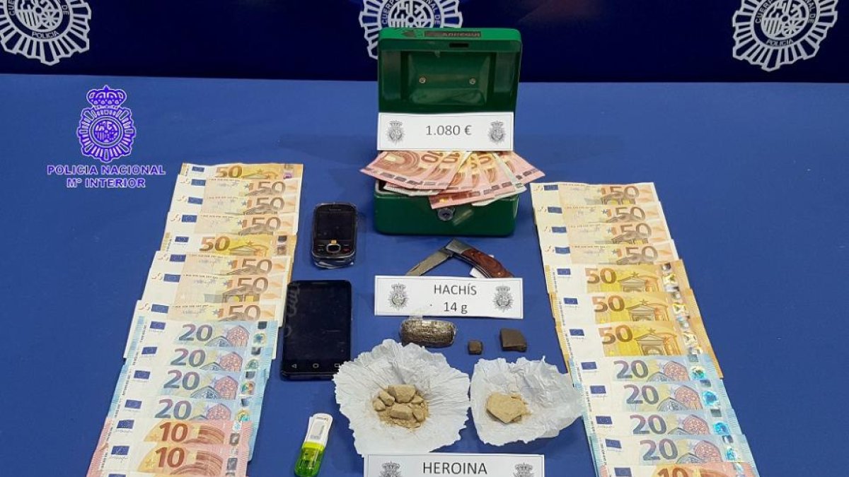 Material incautado en la detención.-ICAL