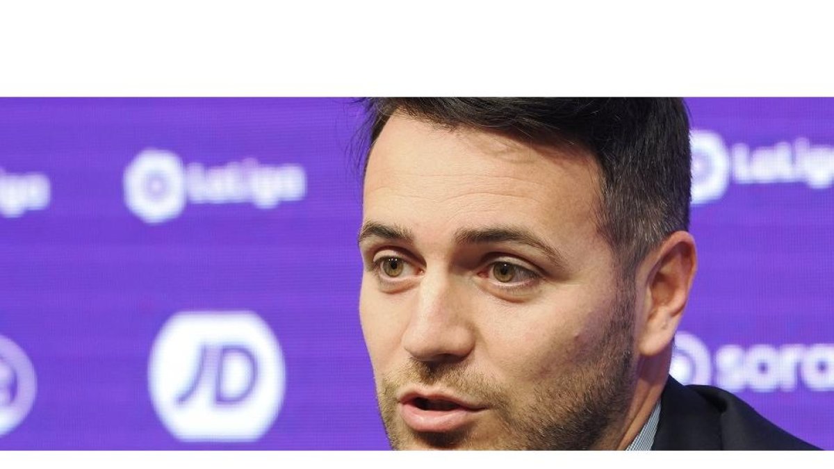 Fran Sánchez, director deportivo del Real Valladolid en su comparecencia tras el descenso. / PHOTOGENIC