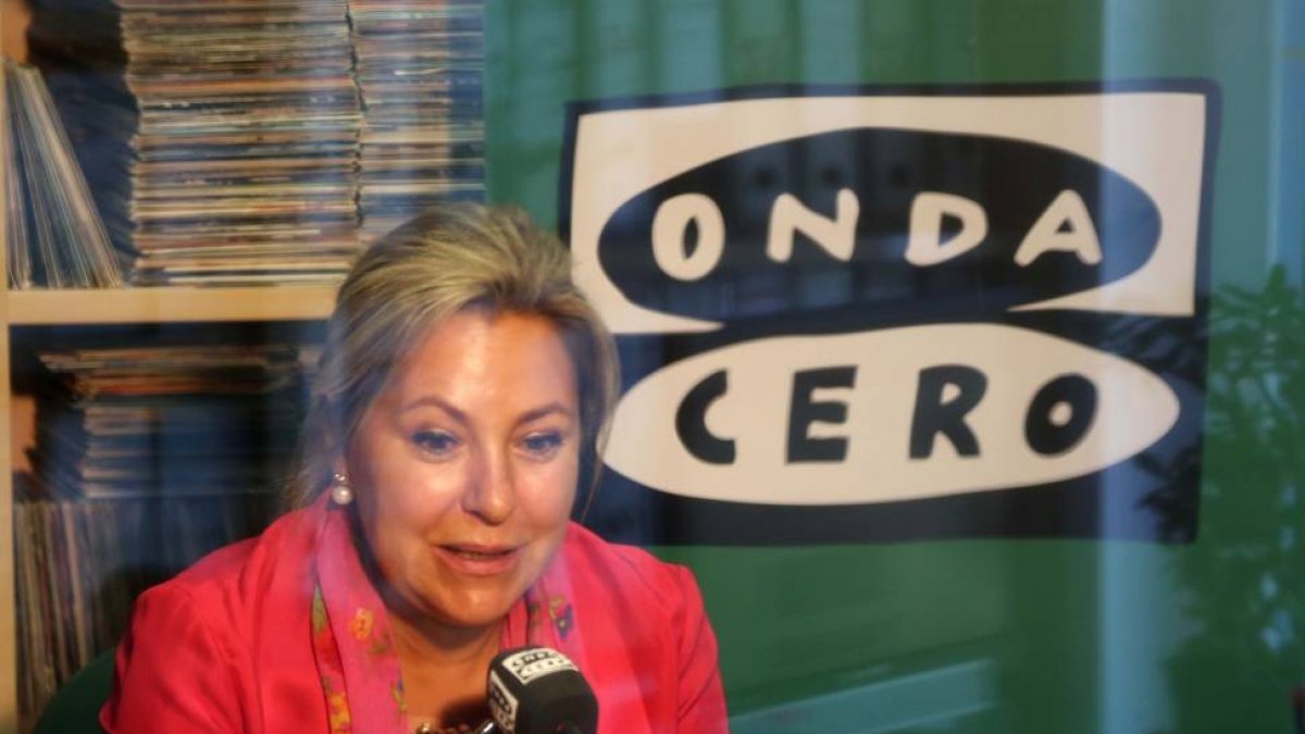 La vicepresidenta de la Junta, Rosa Valdeón, durante la entrevista en Onda Cero.-ICAL