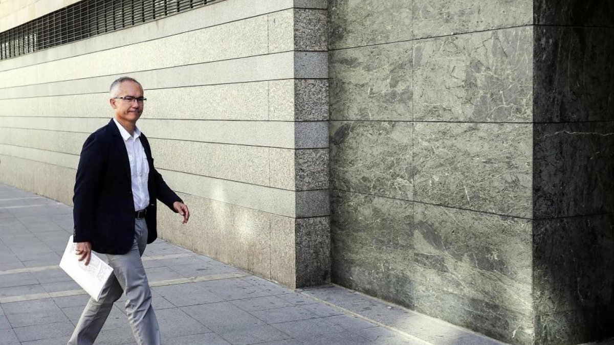El director general de Energía y Minas, Ricardo González Mantero, testifica en el proceso de instrucción judicial sobre la concesión de licencias para la instalación de parques eólicos-ICAL
