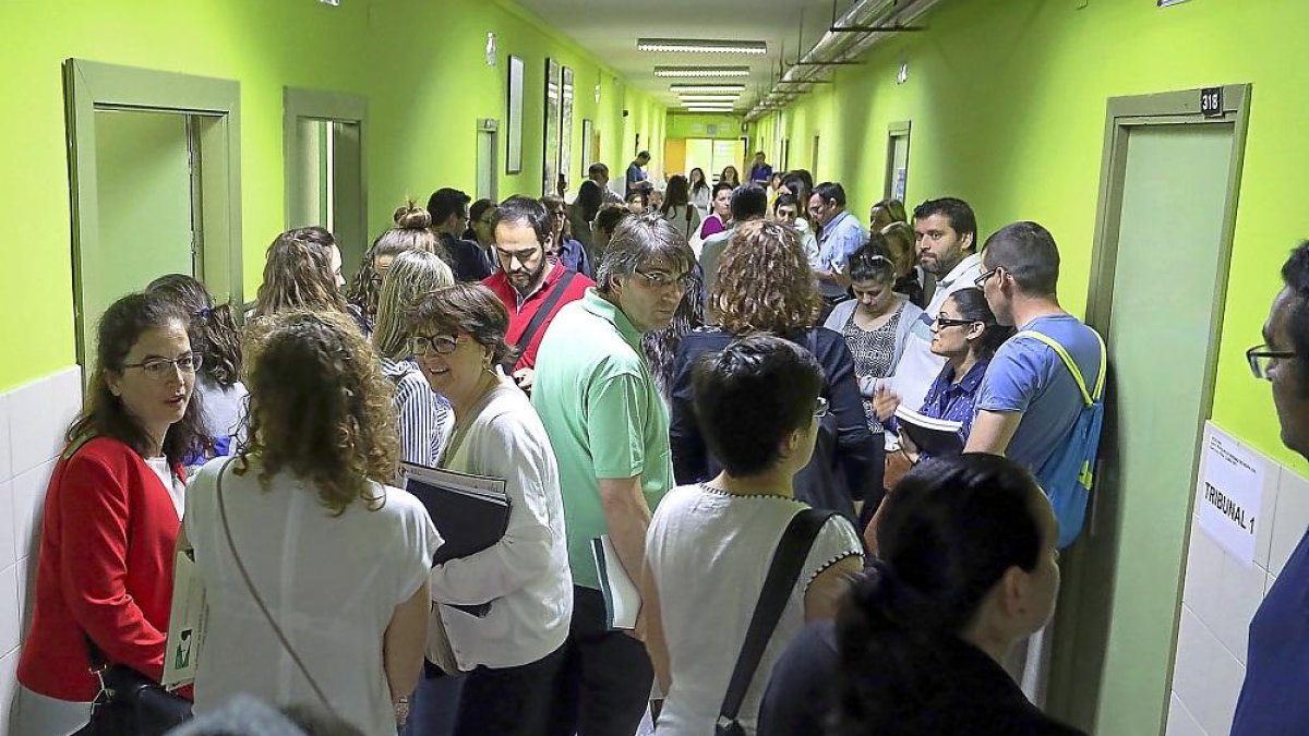 Algunos de los opositores de Secundaria de Castilla y León que se presentaron en la convocatoria de junio.-ICAL