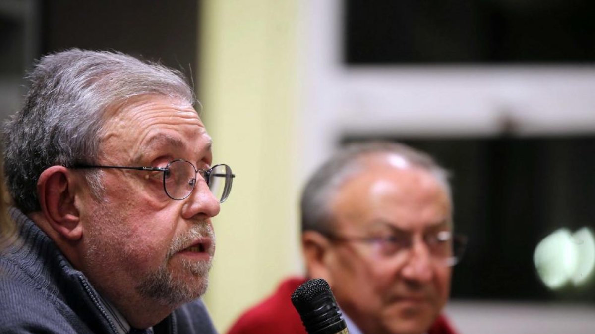 El ex secretario de la Seguridad Social, Octavio Granado participa en una charla con mayores junto al número uno al Senado por la provincia, Emilio Álvarez-Ical