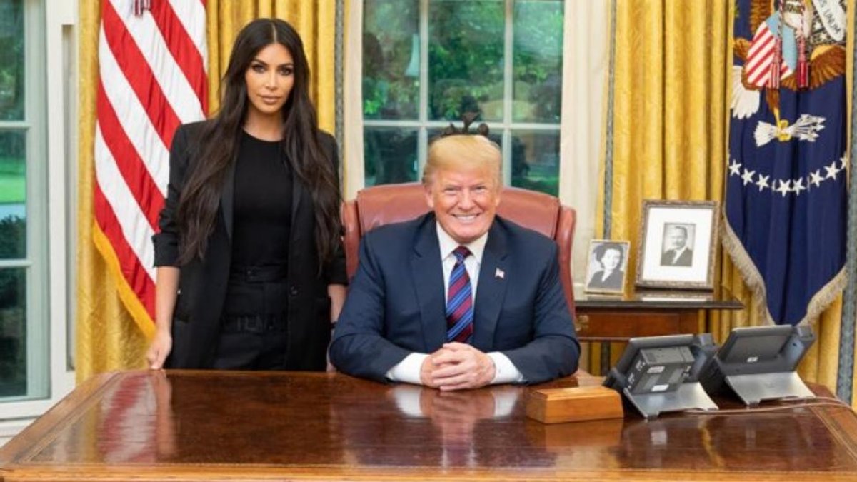 Donald Trump ha dibundido en Twitter una imagen de su gran reunión con Kim Kardashian en la Casa Blanca-EL PERIÓDICO